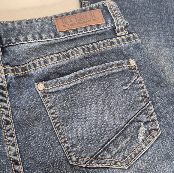 Rock & Roll Cowgirl Cuffed Jeans - Size 31 - Picture 6 of 14